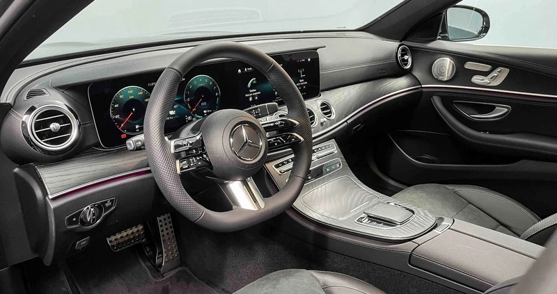 Mercedes-Benz Klasa E cena 299900 przebieg: 10, rok produkcji 2023 z Skała małe 67